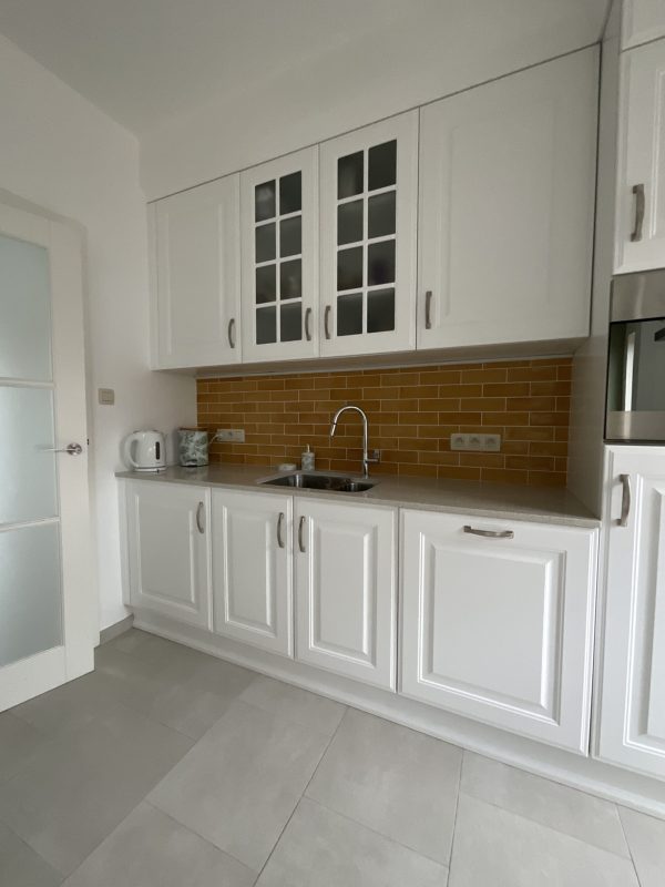 interior designer project deocration classical house eclectic colorfull living room kitchen dining room projet architecture d'intérieur décorateur decoratrice decoration maison classique salon salle à mnager cuisine